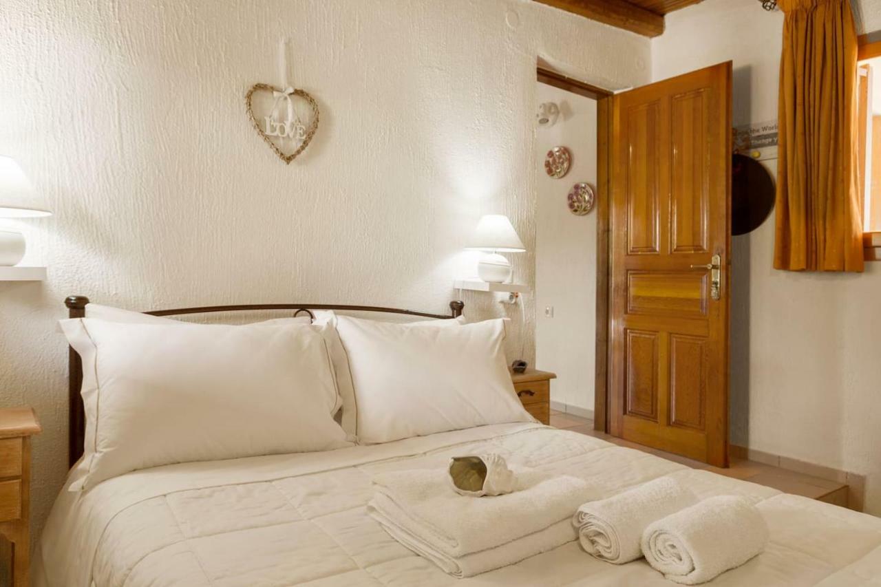 Villa White Villa. Spacious With Prive Pool.